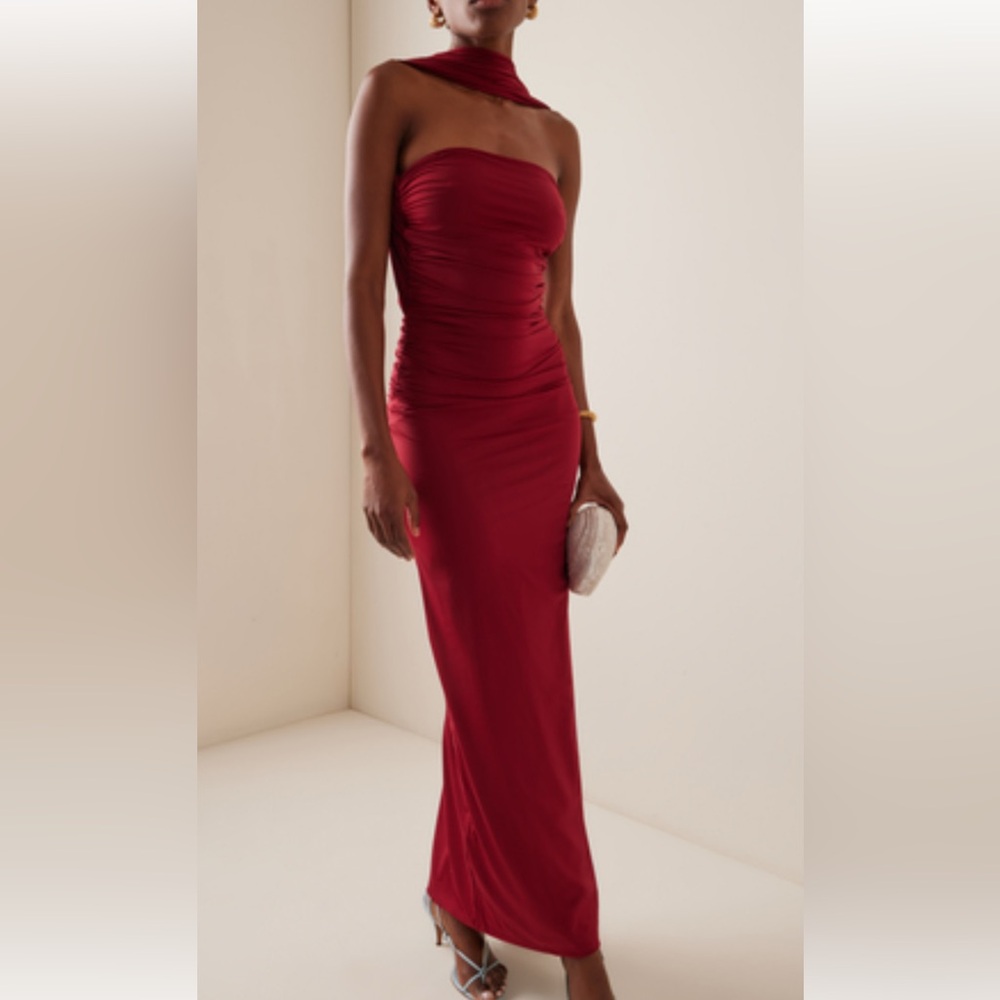 Elegant Red Strapless Dress